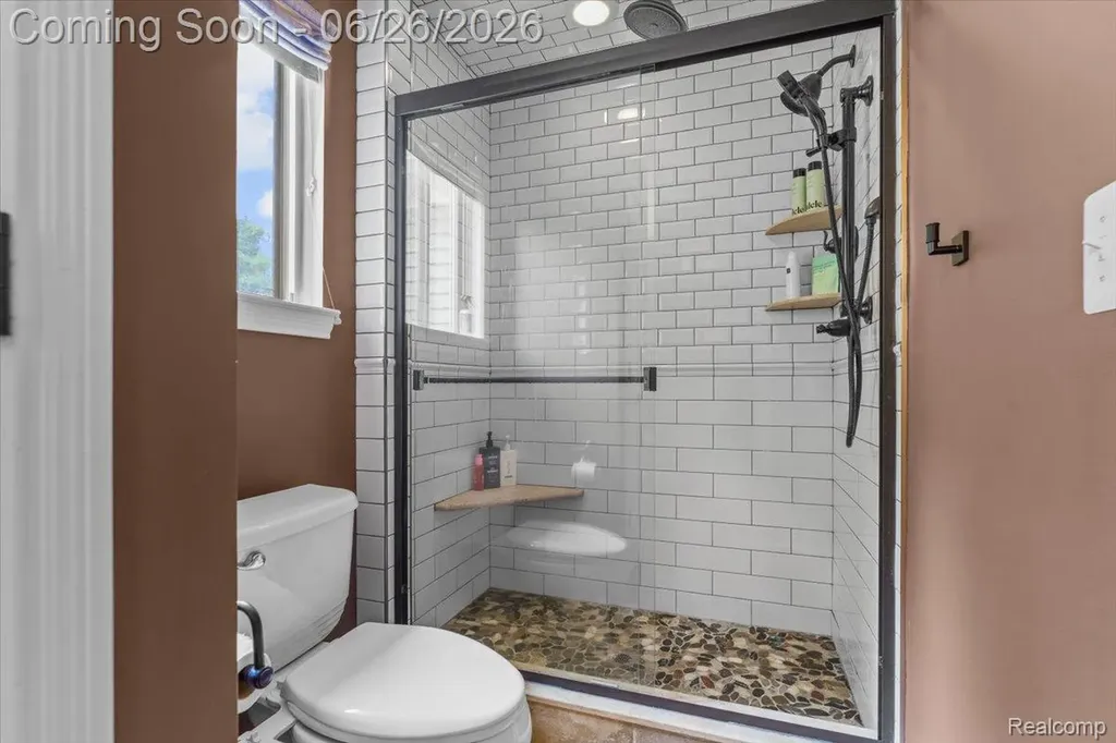 124 Woodside Road Royal Oak City MI 48073