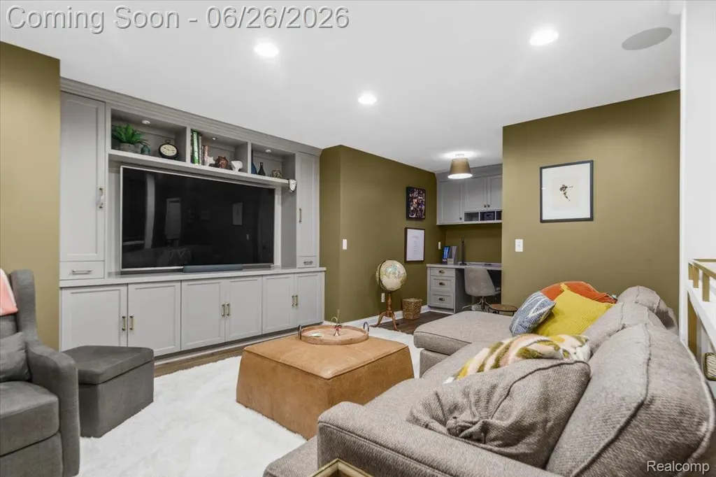 124 Woodside Road Royal Oak City MI 48073