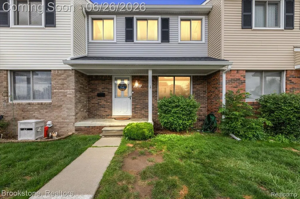 37077 Brynford Drive Clinton Charter Township MI 48036