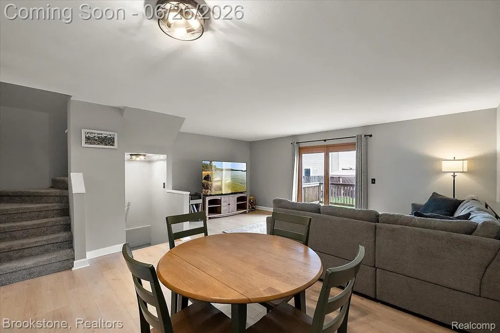 37077 Brynford Drive Clinton Charter Township MI 48036