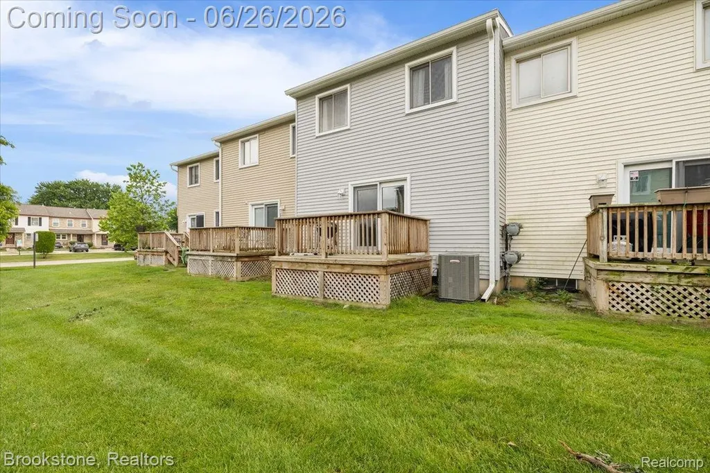 37077 Brynford Drive Clinton Charter Township MI 48036