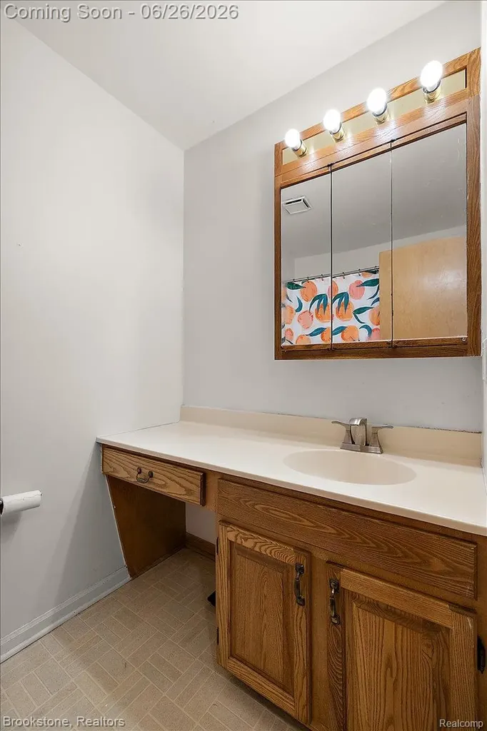 37077 Brynford Drive Clinton Charter Township MI 48036