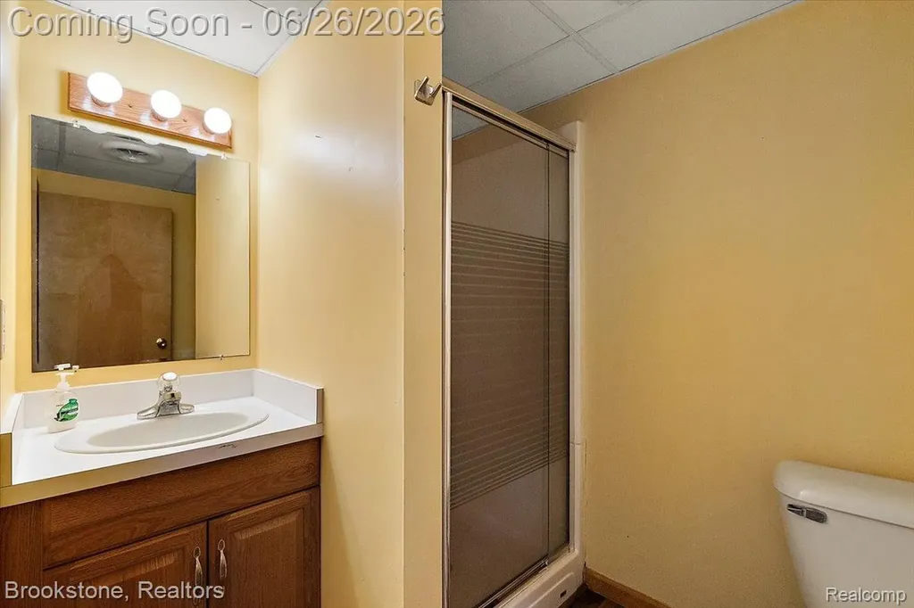 37077 Brynford Drive Clinton Charter Township MI 48036