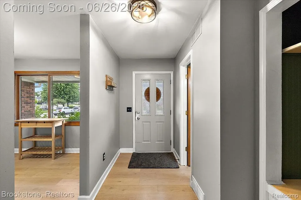 37077 Brynford Drive Clinton Charter Township MI 48036