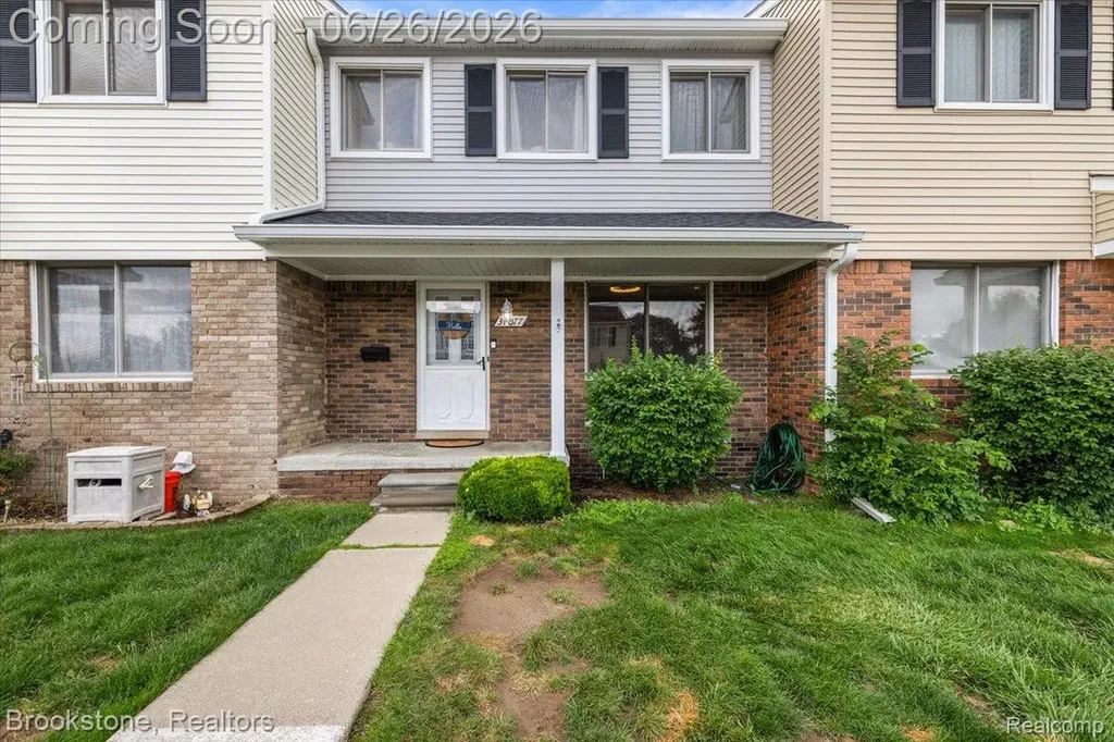 37077 Brynford Drive Clinton Charter Township MI 48036