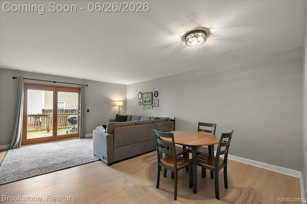 37077 Brynford Drive Clinton Charter Township MI 48036