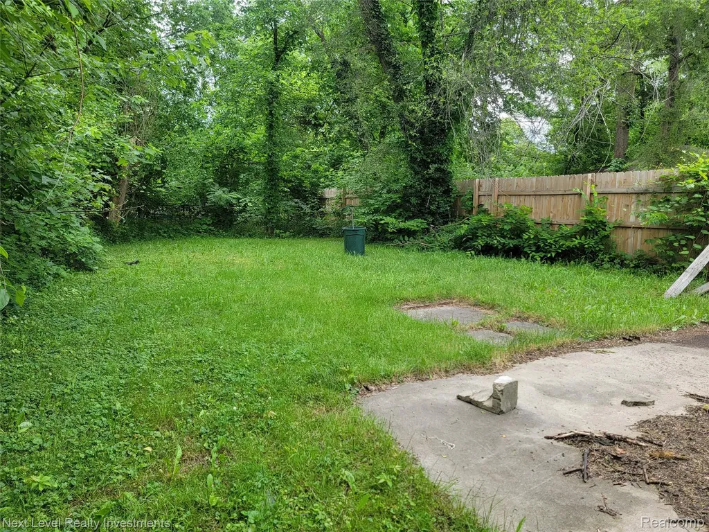 11806 W Outer Drive Detroit City MI 48223