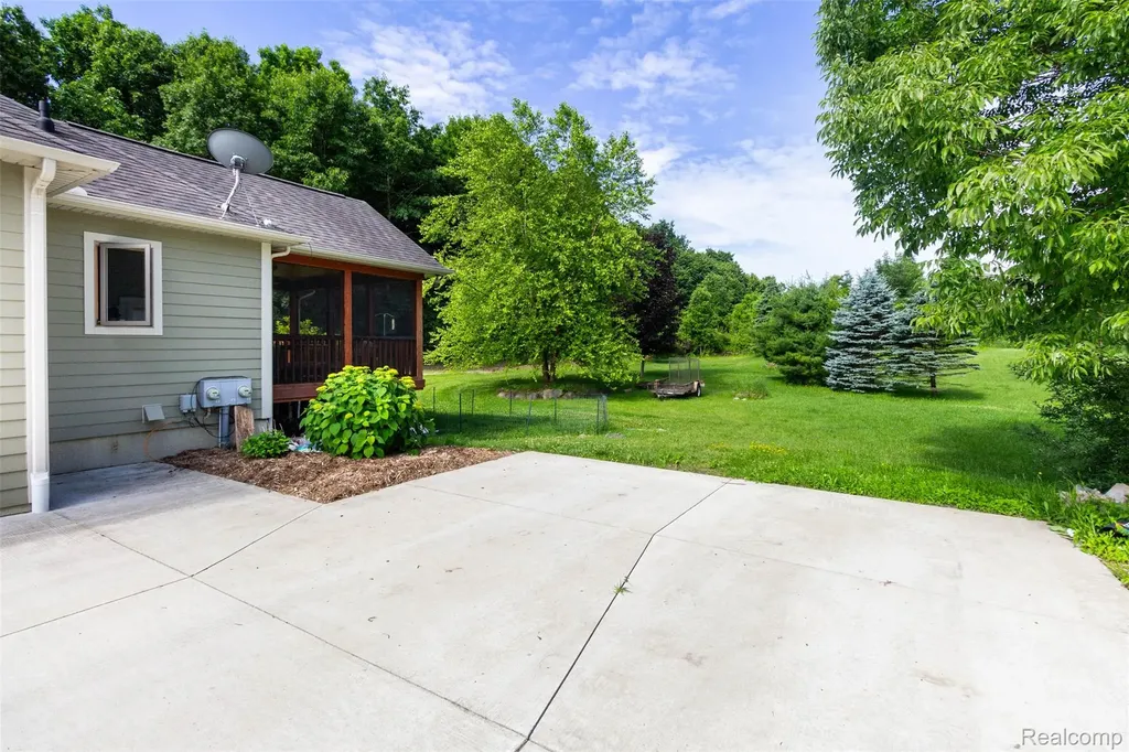 9887 Hadley Road Independence Charter Township MI 48348