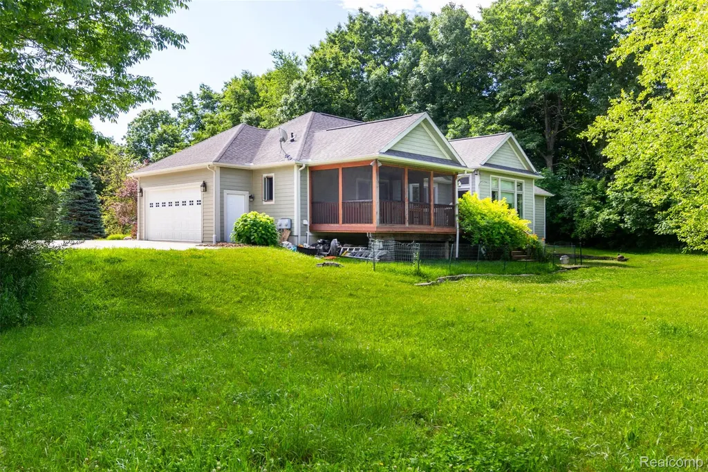 9887 Hadley Road Independence Charter Township MI 48348