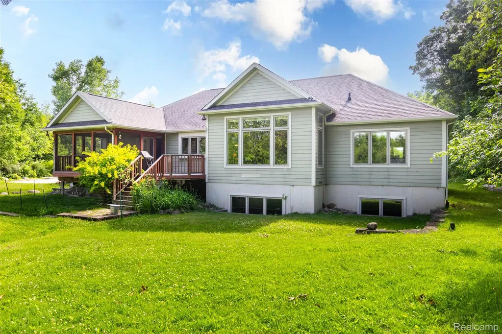 9887 Hadley Road Independence Charter Township MI 48348