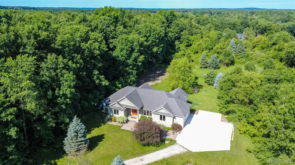 9887 Hadley Road Independence Charter Township MI 48348