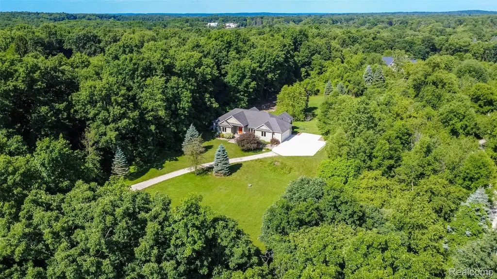9887 Hadley Road Independence Charter Township MI 48348