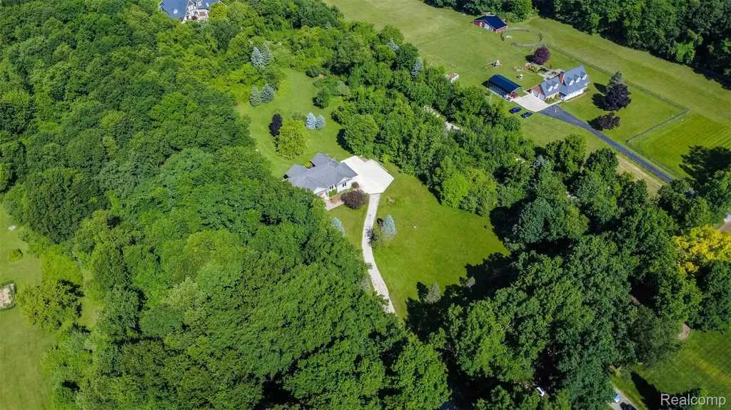 9887 Hadley Road Independence Charter Township MI 48348