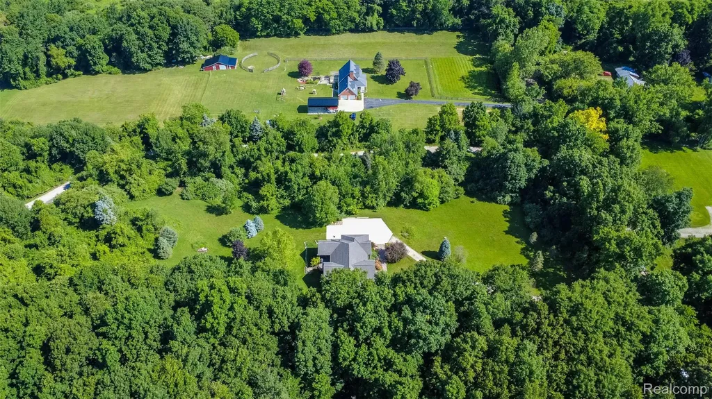 9887 Hadley Road Independence Charter Township MI 48348