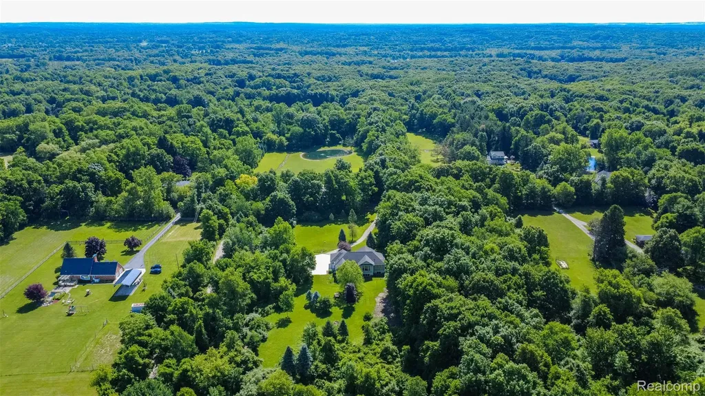 9887 Hadley Road Independence Charter Township MI 48348