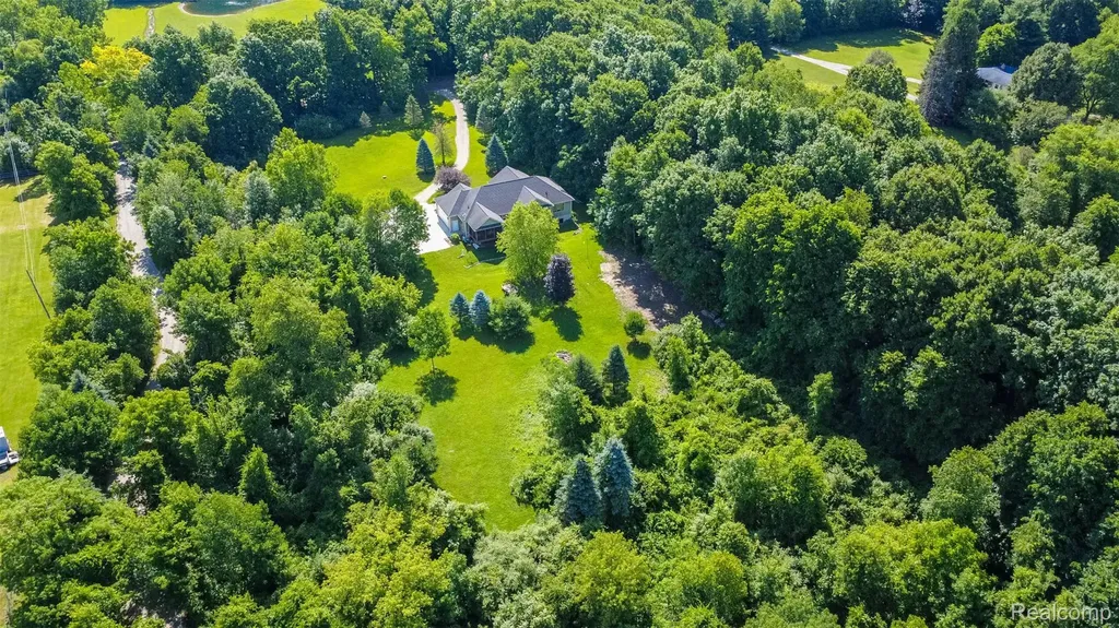 9887 Hadley Road Independence Charter Township MI 48348