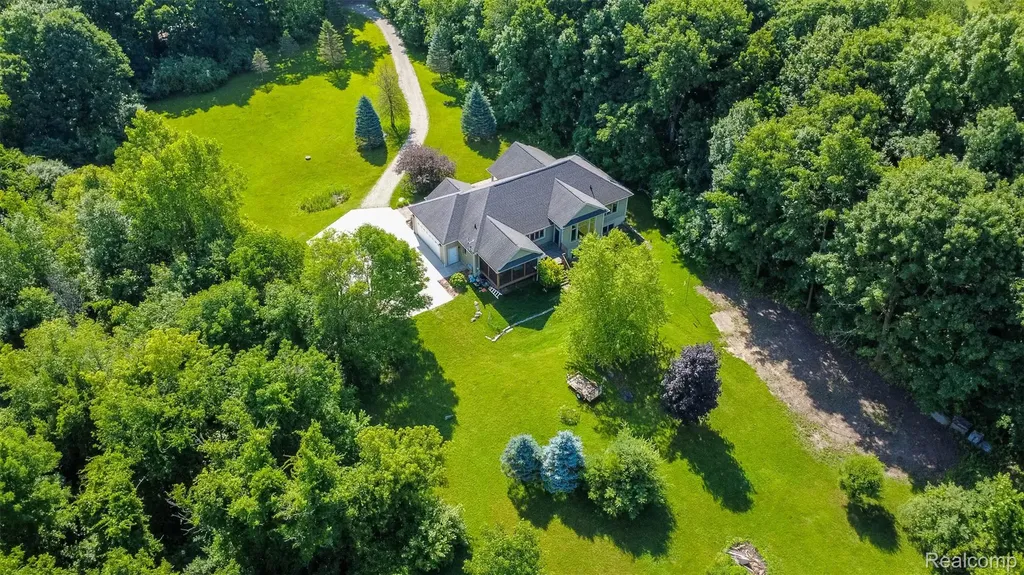 9887 Hadley Road Independence Charter Township MI 48348