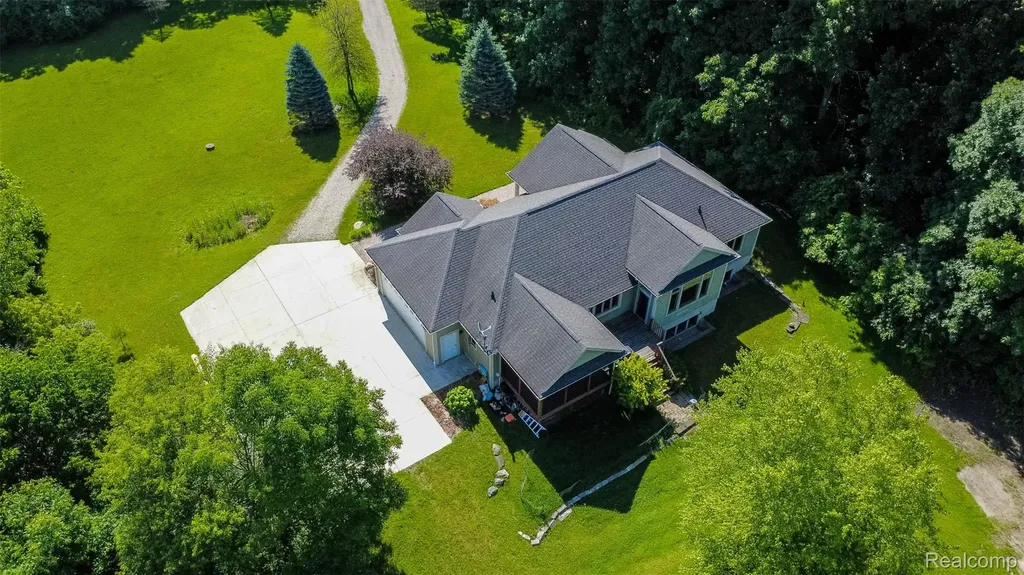 9887 Hadley Road Independence Charter Township MI 48348