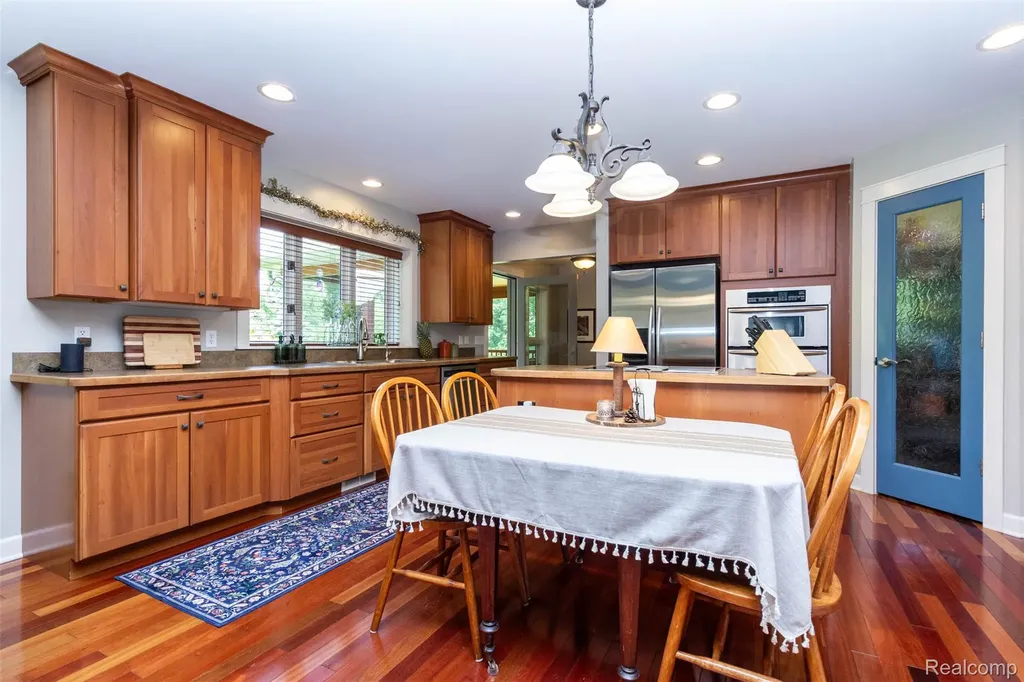 9887 Hadley Road Independence Charter Township MI 48348