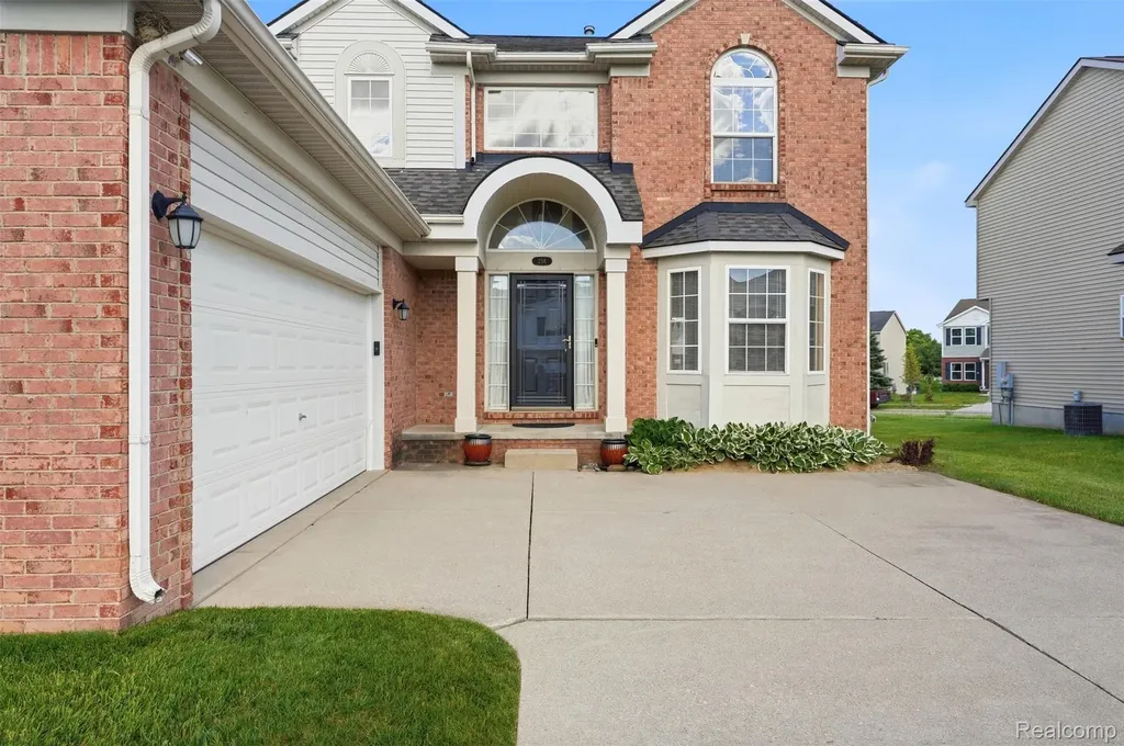 258 Tom Avenue Pontiac City MI 48341
