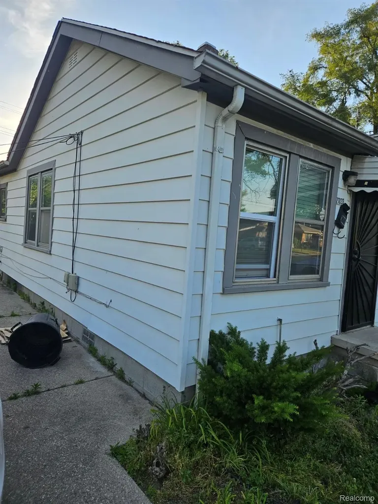21033 Glen Lodge Road Royal Oak Charter Township MI 48220