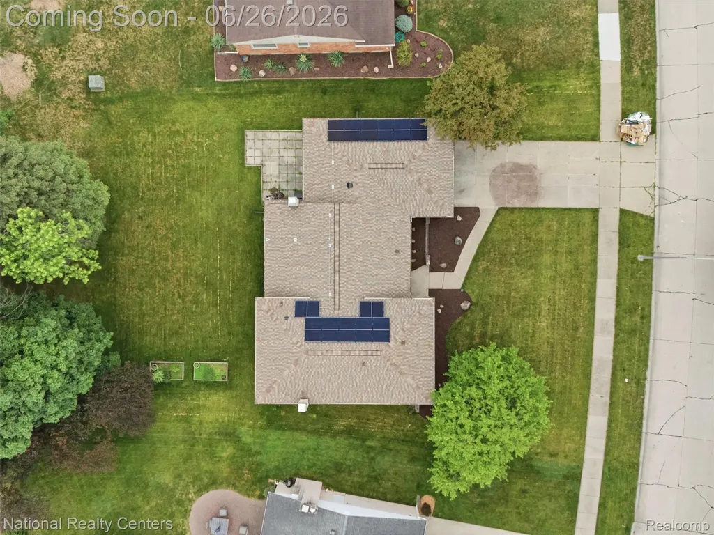 17418 Country Club Drive Livonia City MI 48152