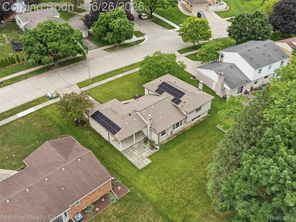 17418 Country Club Drive Livonia City MI 48152