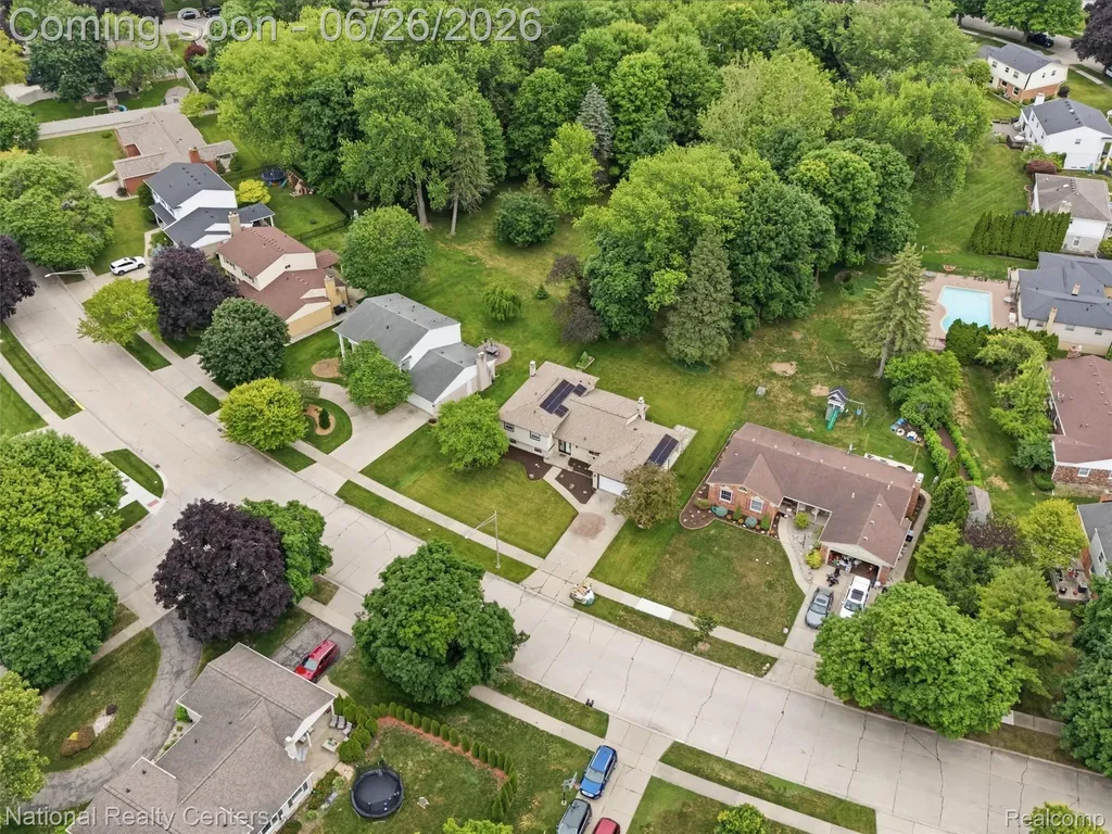17418 Country Club Drive Livonia City MI 48152