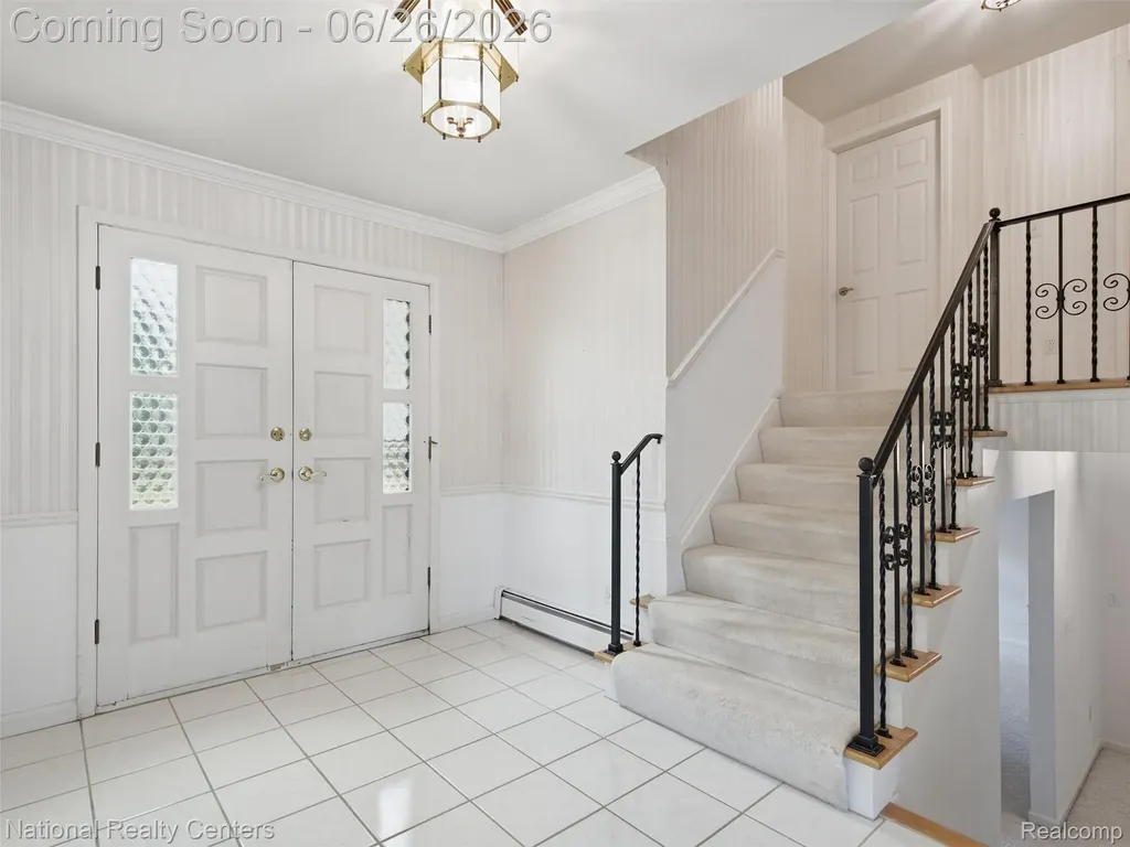 17418 Country Club Drive Livonia City MI 48152