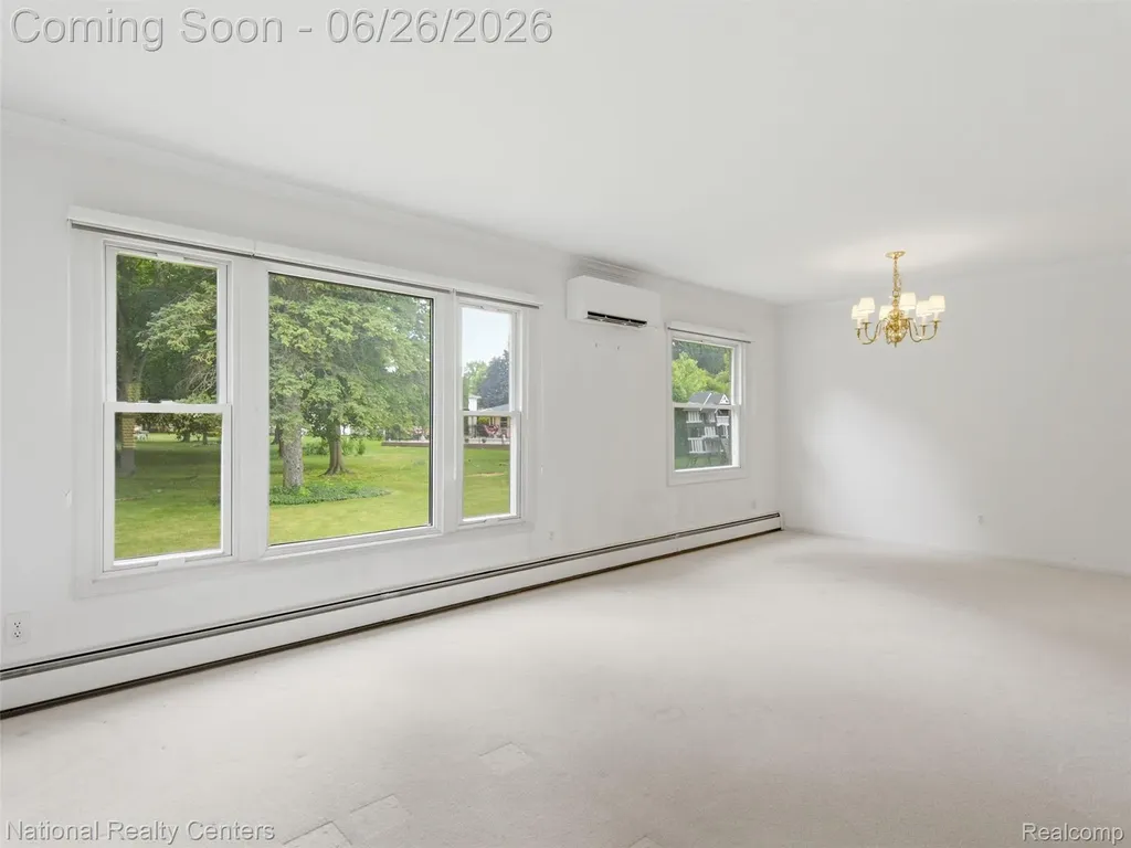 17418 Country Club Drive Livonia City MI 48152