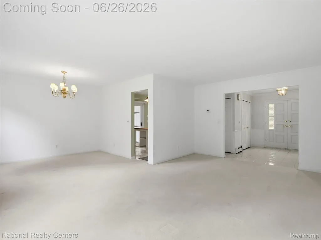 17418 Country Club Drive Livonia City MI 48152