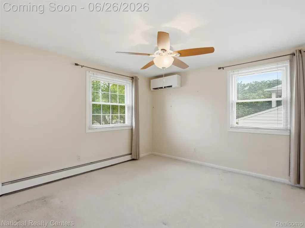 17418 Country Club Drive Livonia City MI 48152