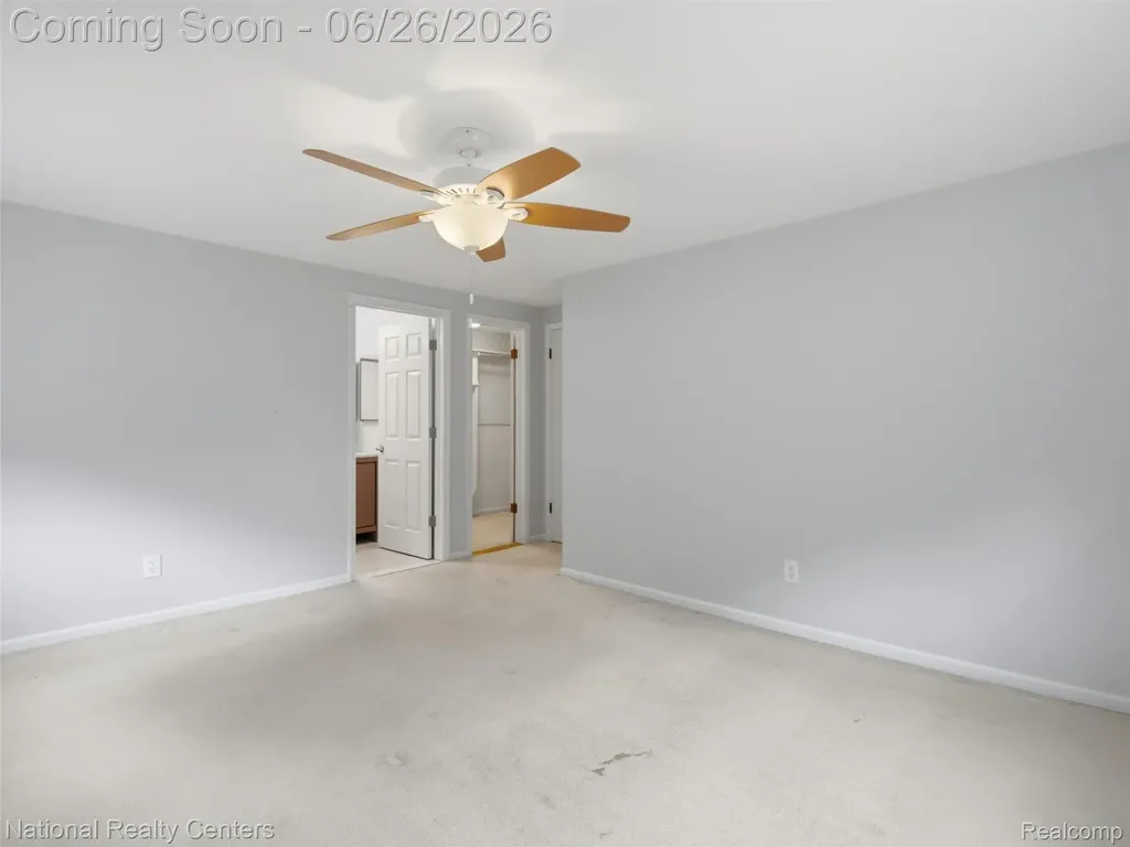 17418 Country Club Drive Livonia City MI 48152