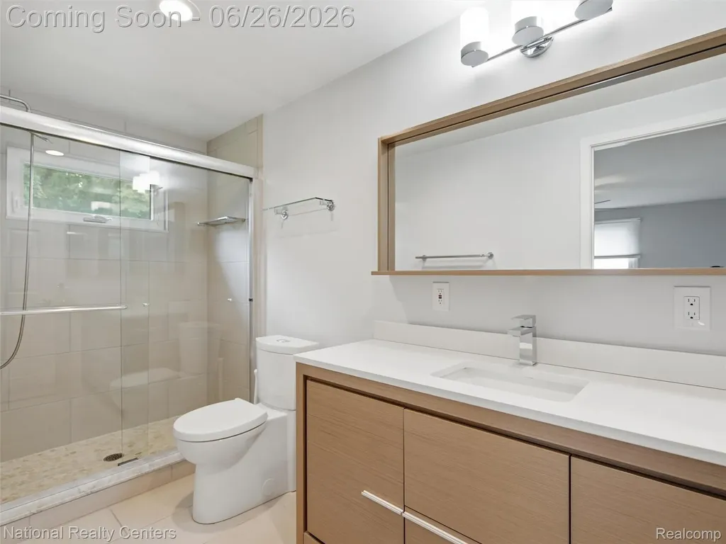 17418 Country Club Drive Livonia City MI 48152