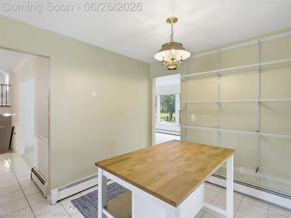 17418 Country Club Drive Livonia City MI 48152