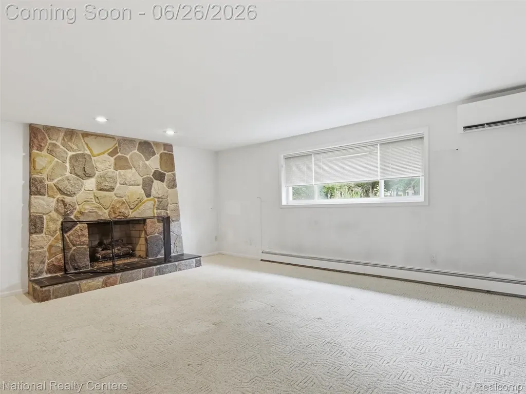 17418 Country Club Drive Livonia City MI 48152