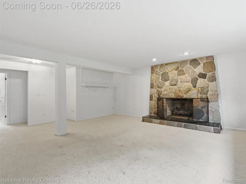 17418 Country Club Drive Livonia City MI 48152