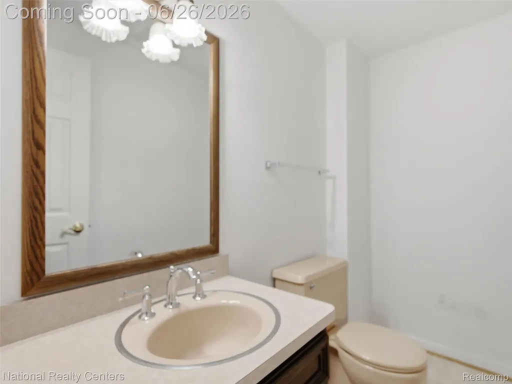 17418 Country Club Drive Livonia City MI 48152