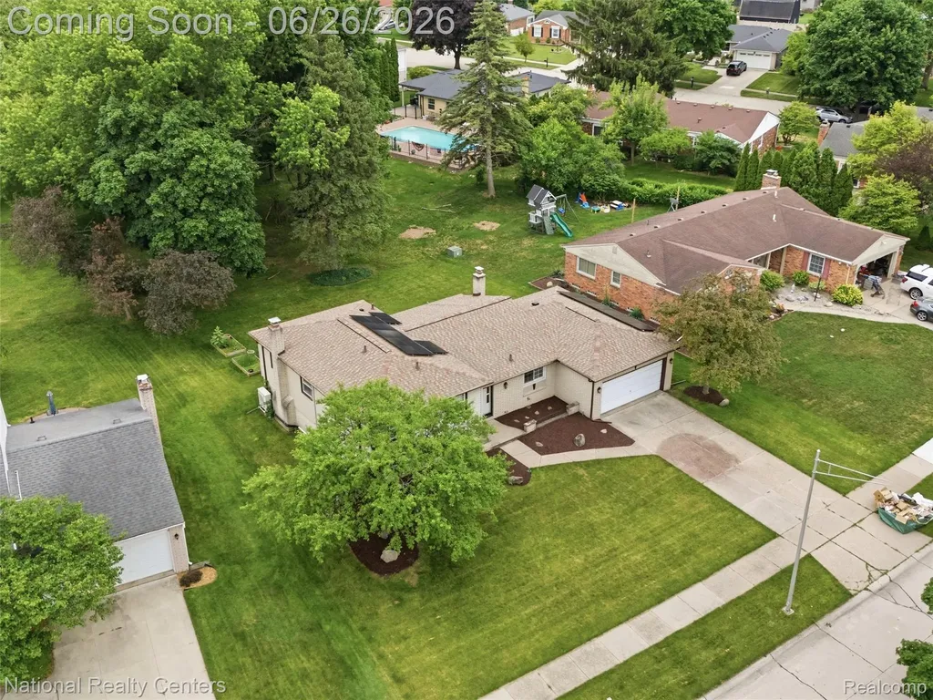 17418 Country Club Drive Livonia City MI 48152