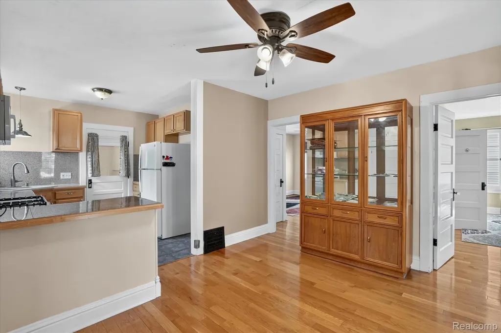 410 S Center Street Howell City MI 48843