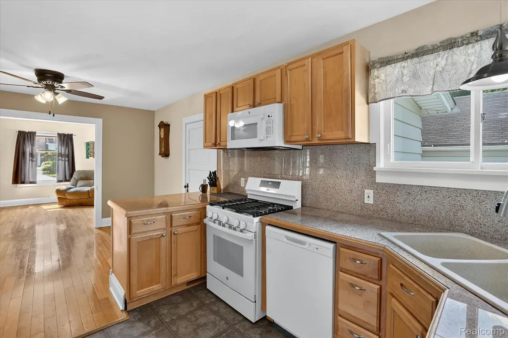 410 S Center Street Howell City MI 48843