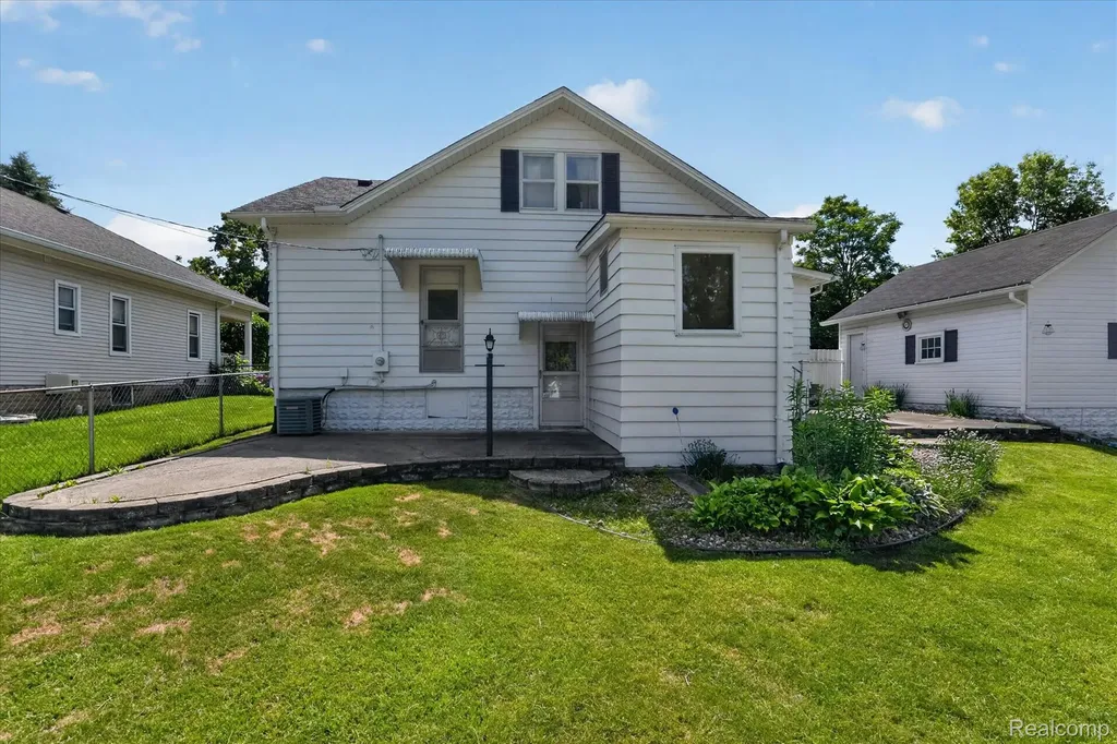 410 S Center Street Howell City MI 48843