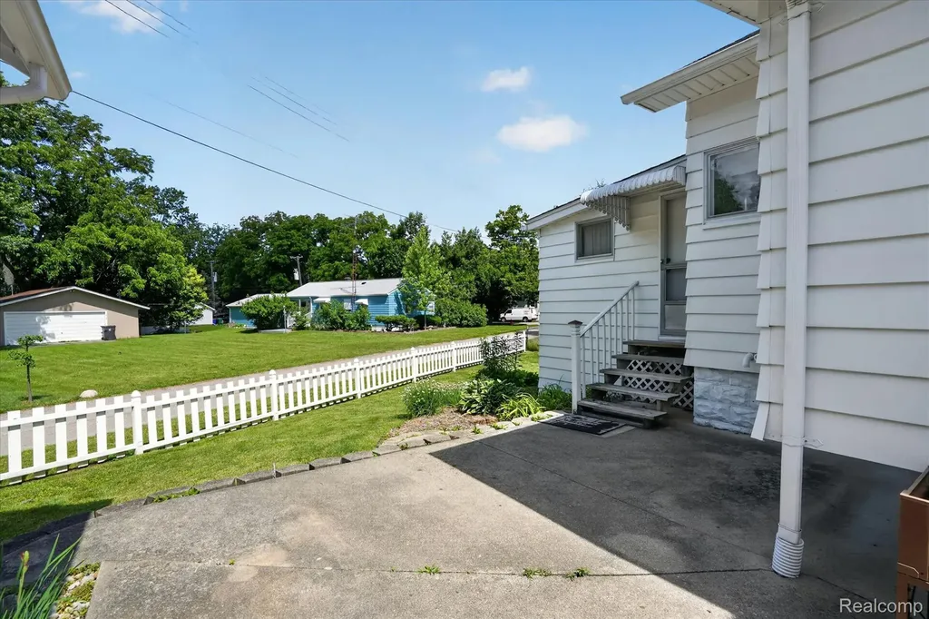 410 S Center Street Howell City MI 48843