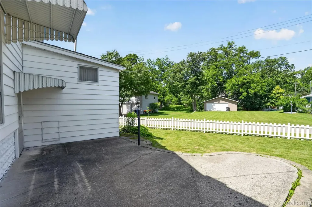 410 S Center Street Howell City MI 48843