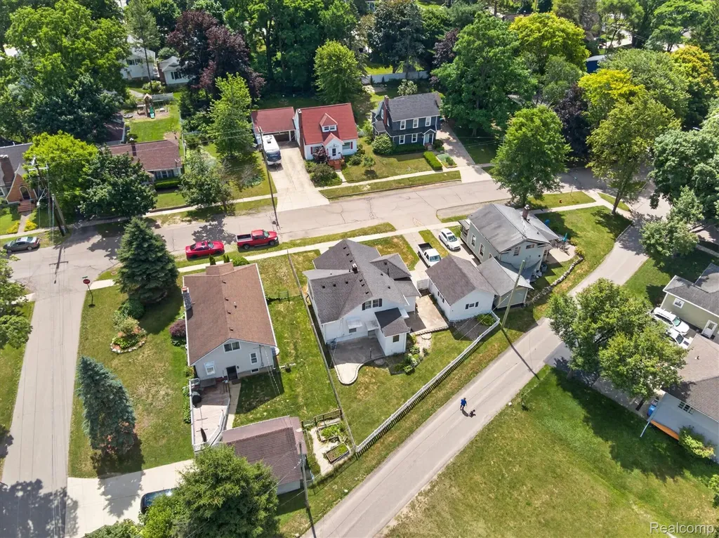 410 S Center Street Howell City MI 48843