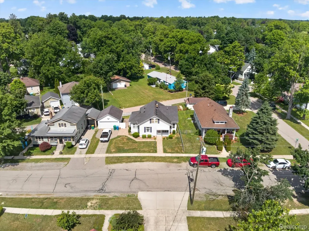 410 S Center Street Howell City MI 48843