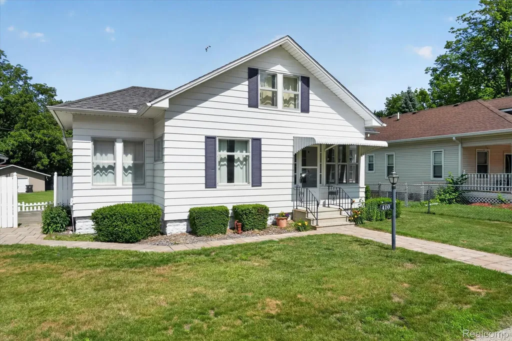 410 S Center Street Howell City MI 48843