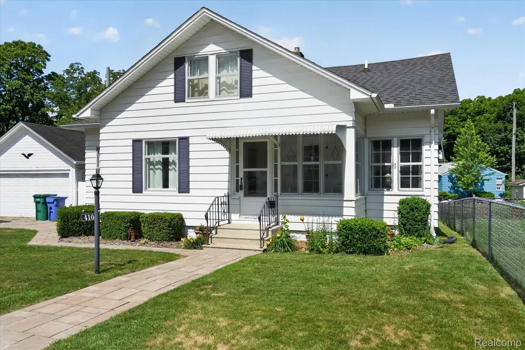 410 S Center Street Howell City MI 48843