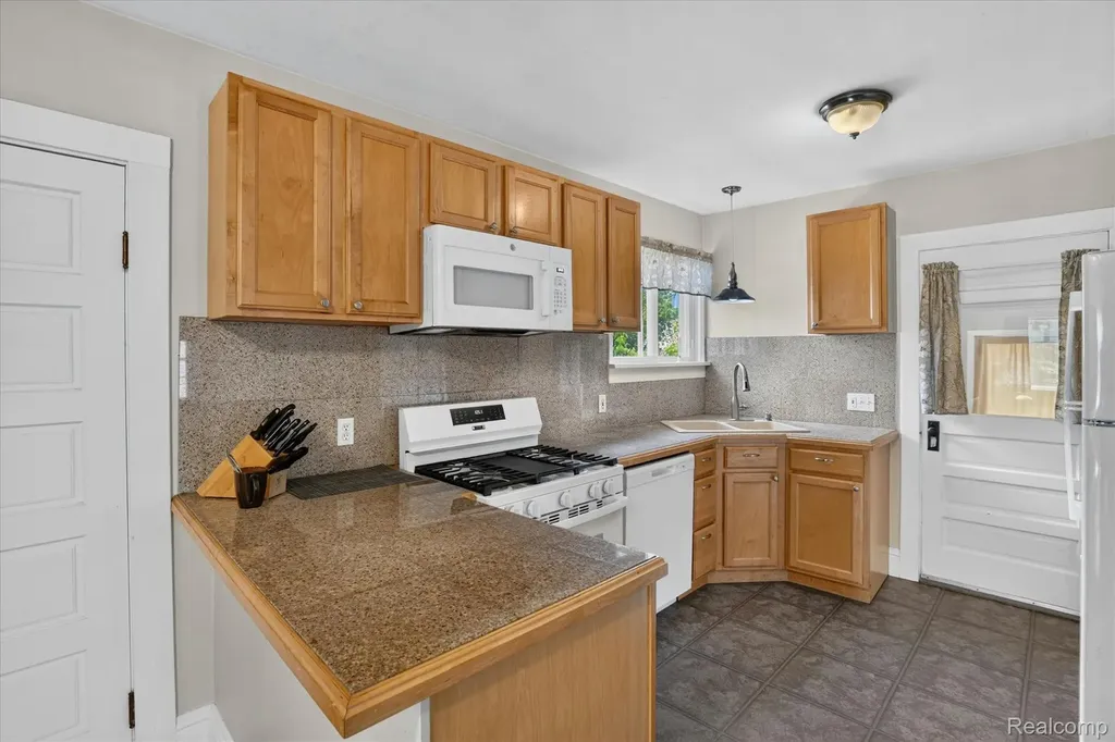 410 S Center Street Howell City MI 48843