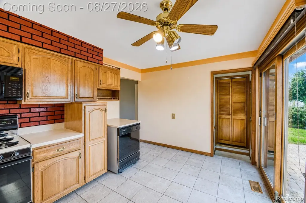 13533 Masonic Boulevard Warren City MI 48088